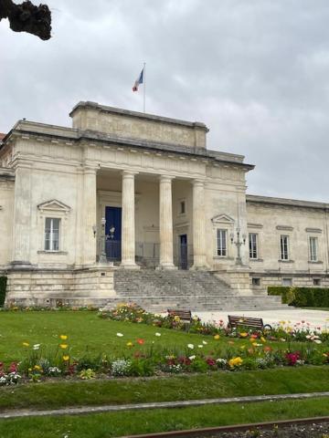 L'Insolite Saintes Exteriör bild
